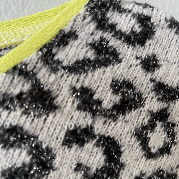 NEW LOOK CURVE LEOPARD PRINT SWEATER WITH NEON ACCENTS SIZE 14 - Picture 4 of 6